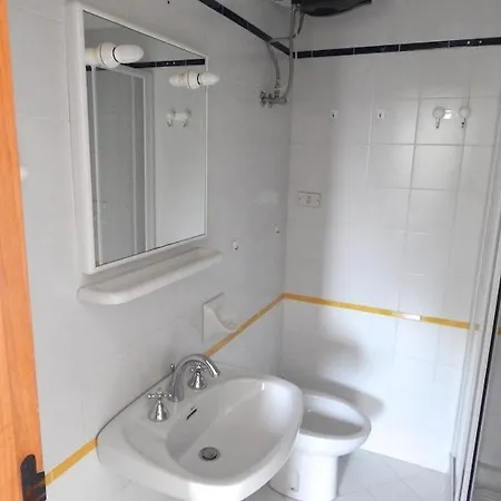 M056 - Marcelli, Bilocale Con Terrazzo A 100 Mt Dal Mare